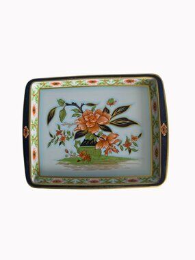 Vintage tin lithograph tray manufactured by Daher Decorated Ware
